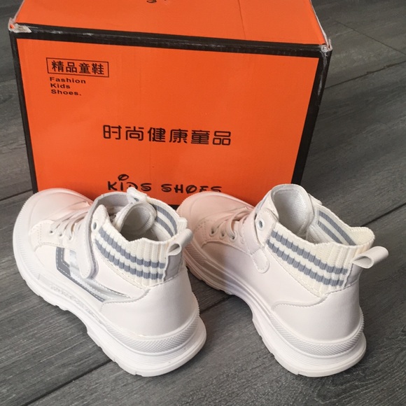 Kid’s shoes 👟 new - Picture 5 of 10